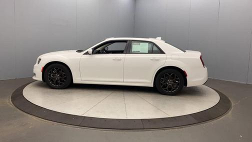 2023 Chrysler 300 Touring L