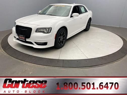 2023 Chrysler 300 Touring L