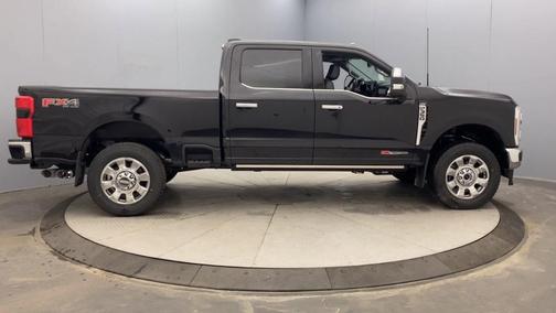 2025 Ford F-350 Lariat Super Duty