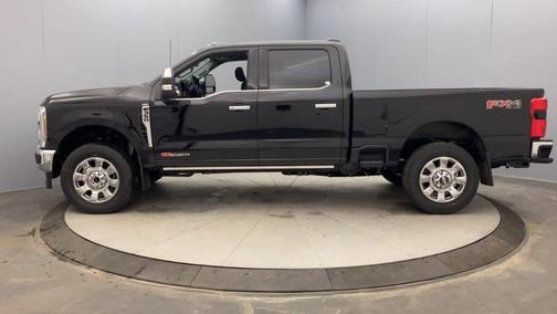 2025 Ford F-350 Lariat Super Duty