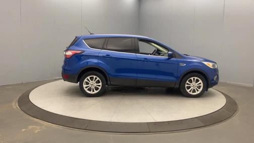 Lightning Blue Metallic 2017 Ford Escape SE