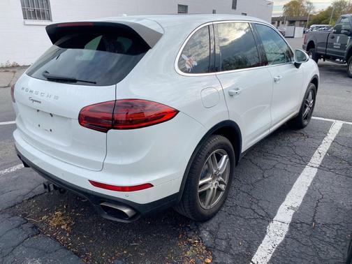 2016 Porsche Cayenne Base