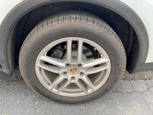 2016 Porsche Cayenne Base