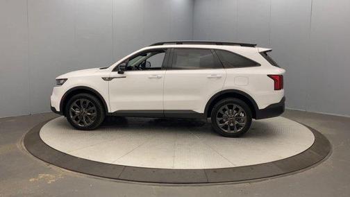 Glacial White Pearl 2022 Kia Sorento X-Line EX