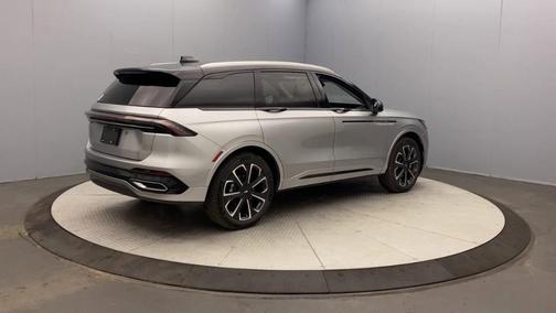 2025 Lincoln Nautilus Reserve