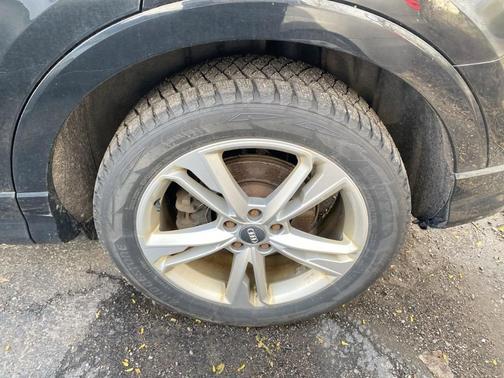 Mythos Black Metallic 2020 Audi Q3 45 S line Premium Plus