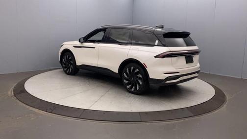 2025 Lincoln Nautilus Reserve