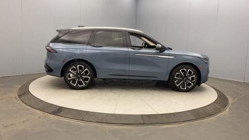 2025 Lincoln Nautilus Reserve