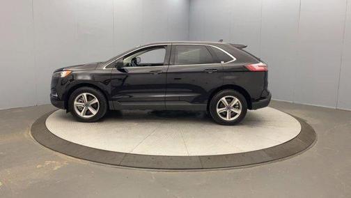 Black Metallic 2022 Ford Edge SEL
