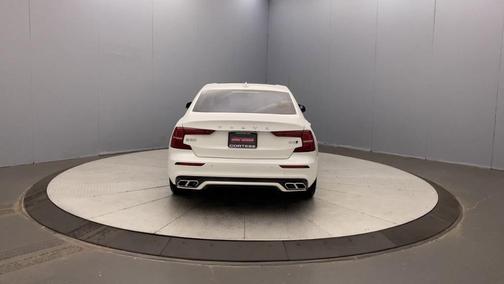 2022 Volvo S60 B5 Momentum