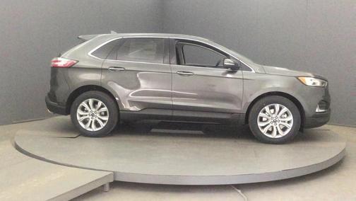 Magnetic Metallic 2019 Ford Edge Titanium