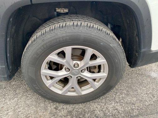 Bright White Clearcoat 2021 Jeep Grand Cherokee L Limited
