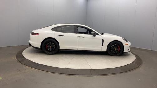 2017 Porsche Panamera Turbo