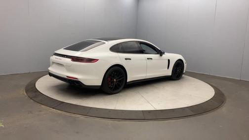 2017 Porsche Panamera Turbo