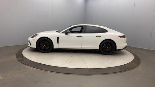 2017 Porsche Panamera Turbo