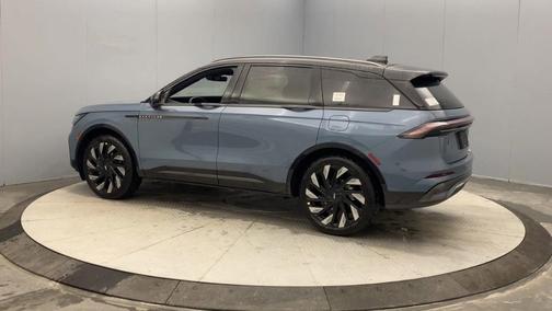 2025 Lincoln Nautilus Reserve