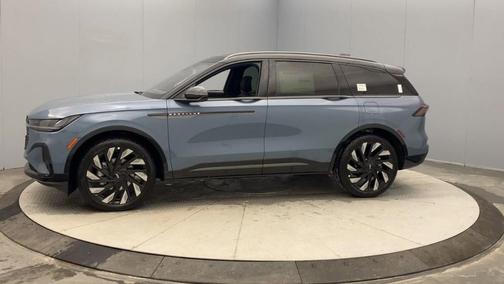 2025 Lincoln Nautilus Reserve