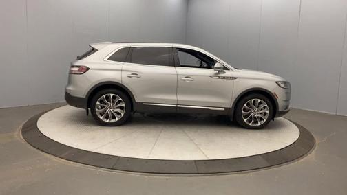 2021 Lincoln Nautilus Reserve