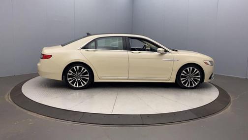 2018 Lincoln Continental Select