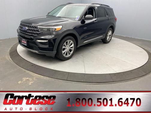 Black Metallic 2022 Ford Explorer XLT