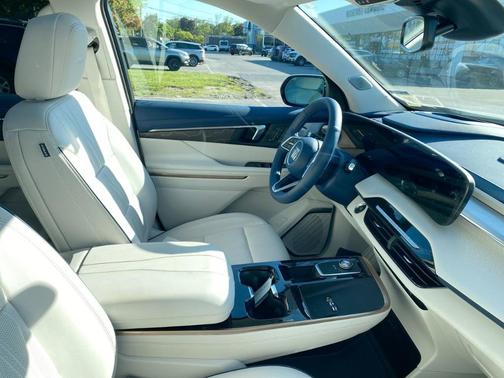 White Frost Tri-Coat 2025 Buick Enclave Avenir