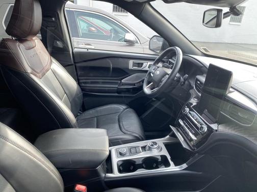 2021 Ford Explorer Platinum