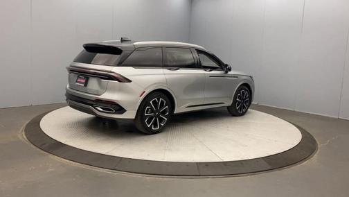 2025 Lincoln Nautilus Reserve