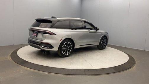 2025 Lincoln Nautilus Reserve