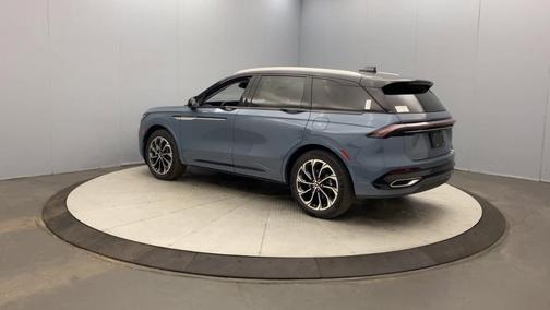 2025 Lincoln Nautilus Reserve
