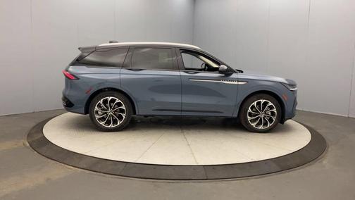 2025 Lincoln Nautilus Reserve