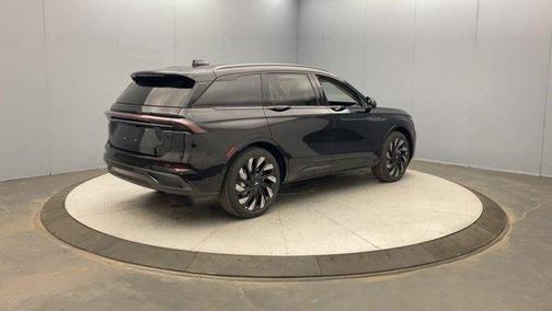 2025 Lincoln Nautilus Reserve