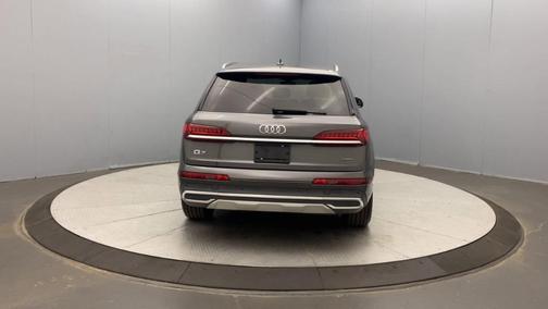 2021 Audi Q7 45 Premium Plus