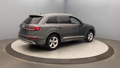 2021 Audi Q7 45 Premium Plus
