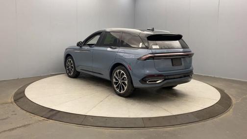 2025 Lincoln Nautilus Reserve