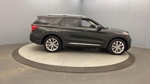 Forged Green Metallic 2022 Ford Explorer Platinum