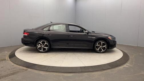 2020 Volkswagen Passat 2.0T R-Line