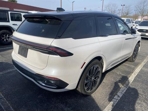 2024 Lincoln Nautilus Reserve