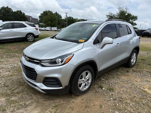 Silver Ice Metallic 2020 Chevrolet Trax LT