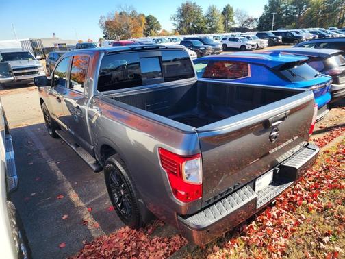 2018 Nissan Titan SV
