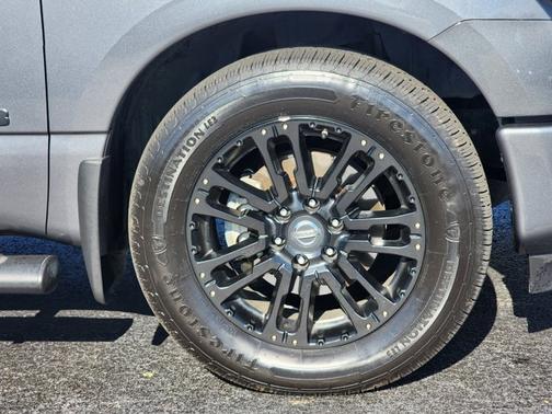 2018 Nissan Titan SV