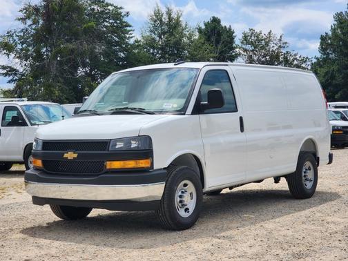2025 Chevrolet Express 2500