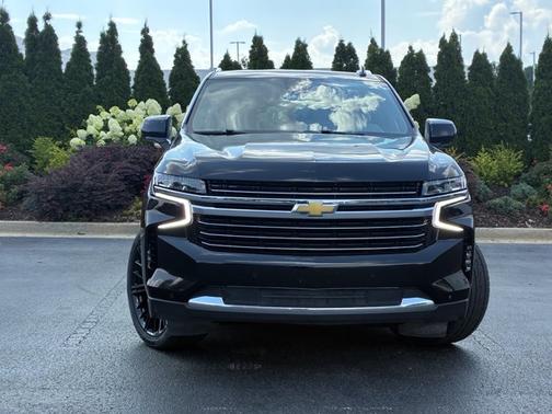 Black 2024 Chevrolet Suburban LT