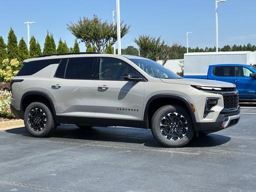 Sandstone Gray 2027 Chevrolet Traverse AWD Z71