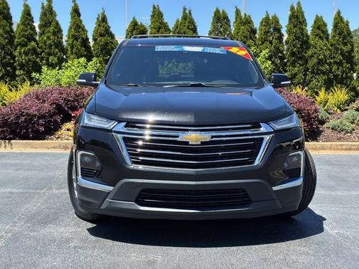 Mosaic Black Metallic 2023 Chevrolet Traverse LT Cloth