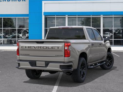 White Sands 2026 Chevrolet Silverado 1500 Custom