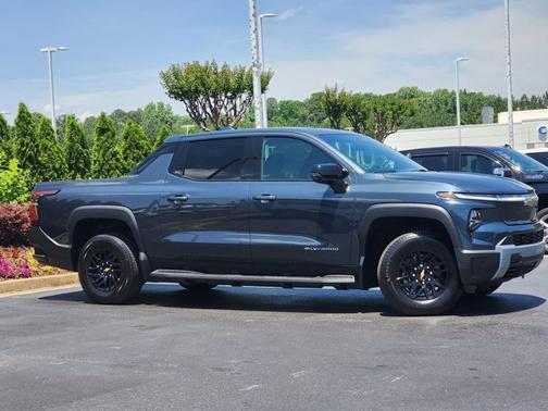 2025 Chevrolet Silverado EV LT