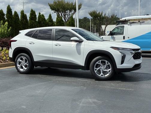 Summit White 2026 Chevrolet Trax LS