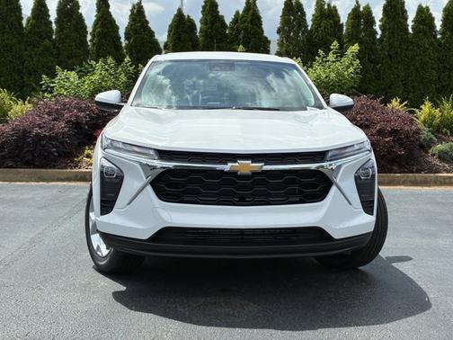 Summit White 2026 Chevrolet Trax LS