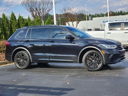 2022 Volkswagen Tiguan SE R-Line Black