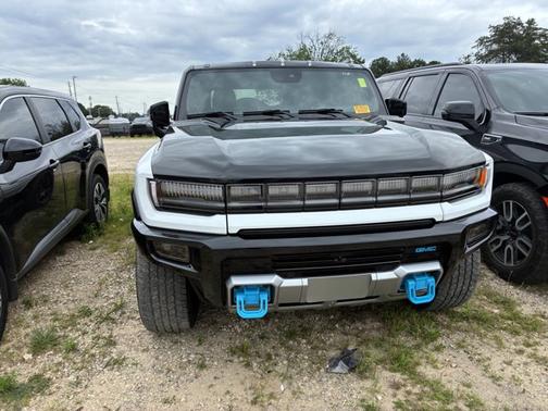 Interstellar White 2025 GMC HUMMER EV SUV 2X